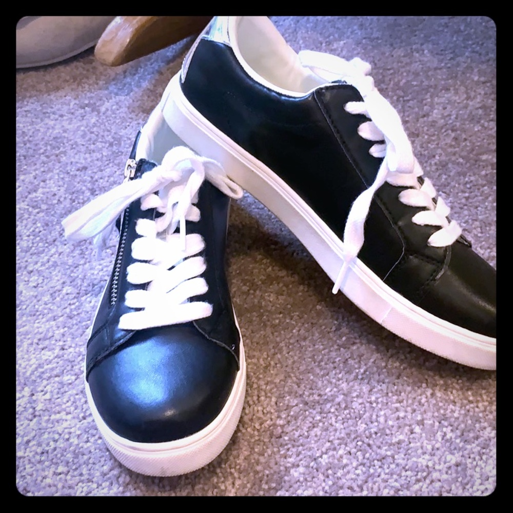 Brash sz 8 black white & silver zipper sneaker